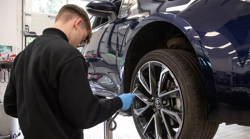 How Autotech Academy takes the pain out of onboarding interns for automotive employers